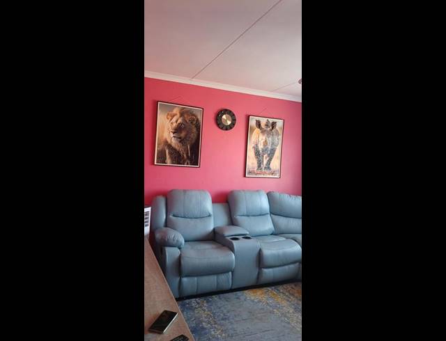 3 BEDROOM HOUSE FOR SALE IN ENNERDALE EXT 5